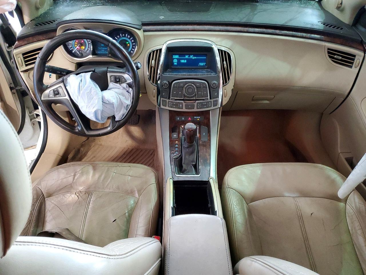 BUICK LACROSSE 2011 — 9