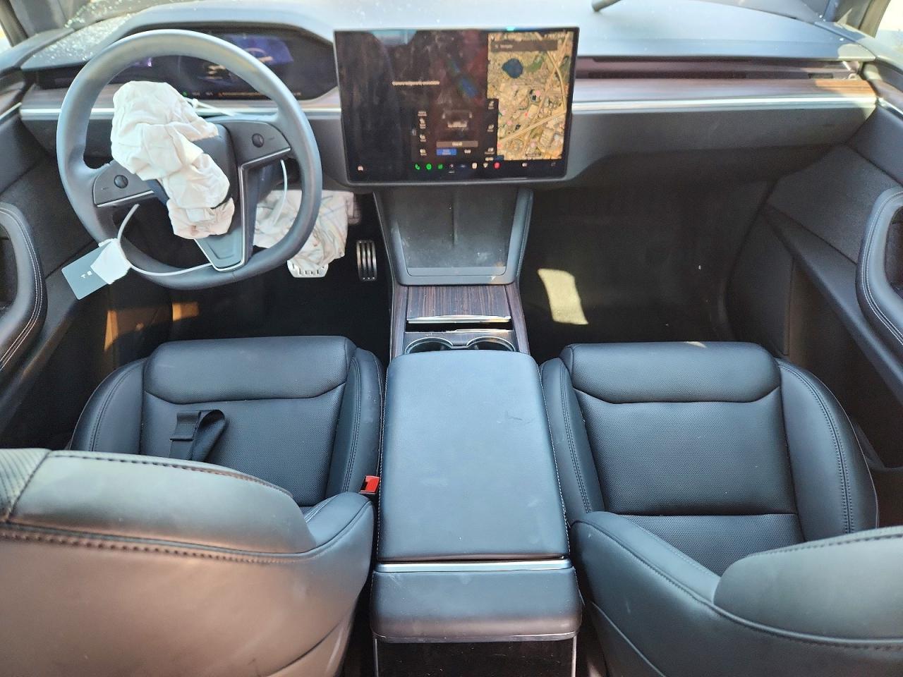 TESLA MODEL X 2024 — 9