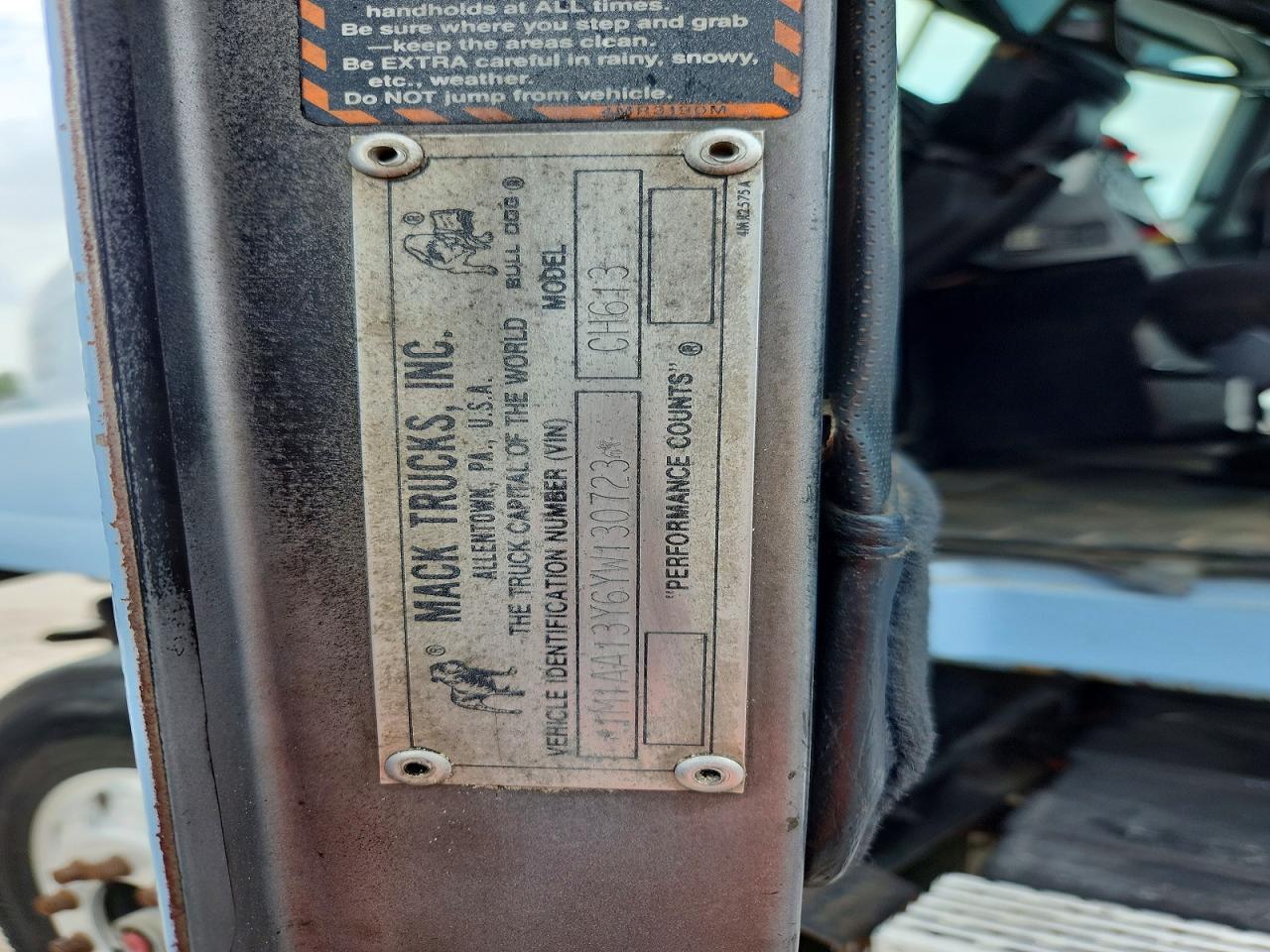 MACK CH613 2000 — 11