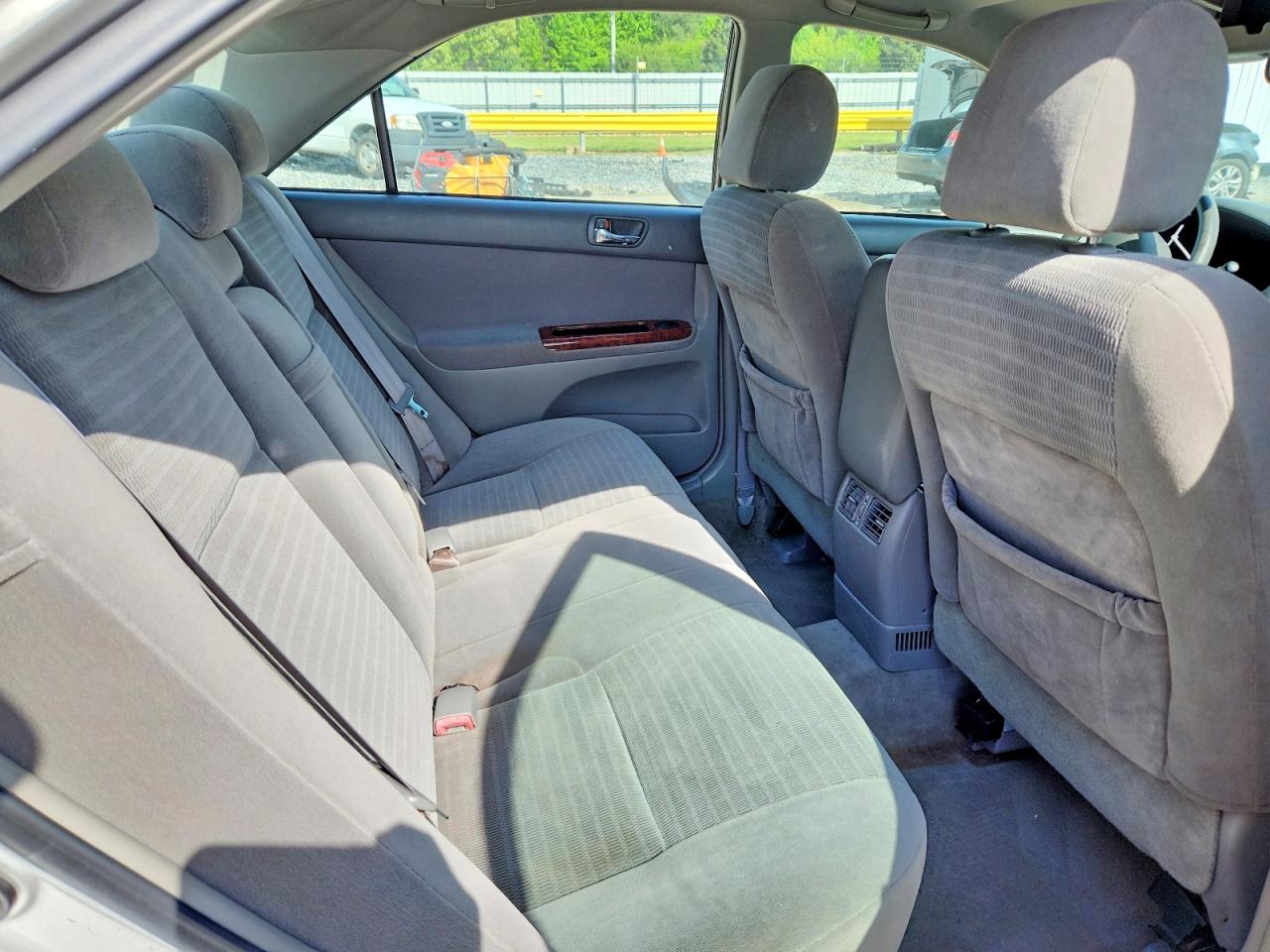 TOYOTA CAMRY 2005 — 11