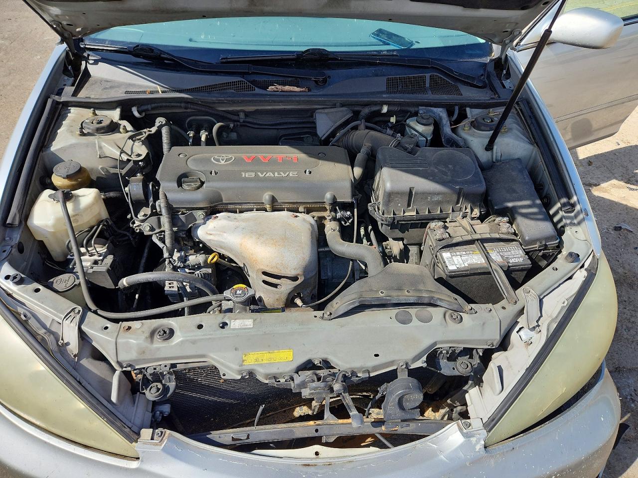TOYOTA CAMRY 2005 — 12