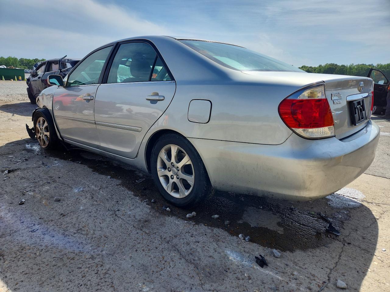 TOYOTA CAMRY 2005 — 3