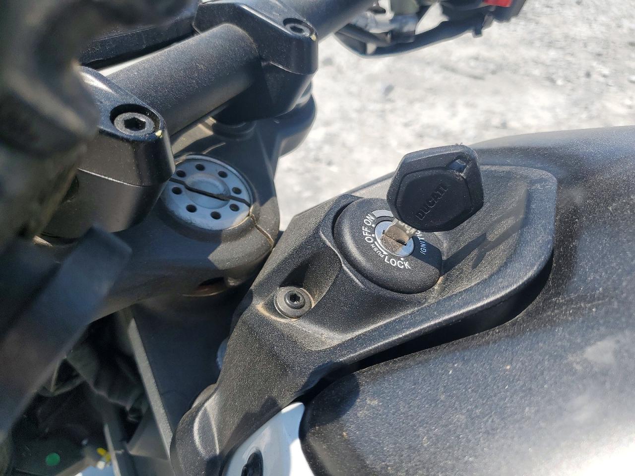DUCATI MONSTER 2024 — 9