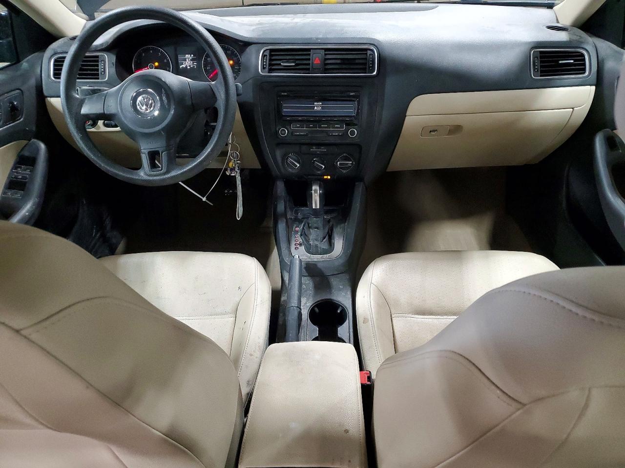VOLKSWAGEN JETTA 2012 — 9