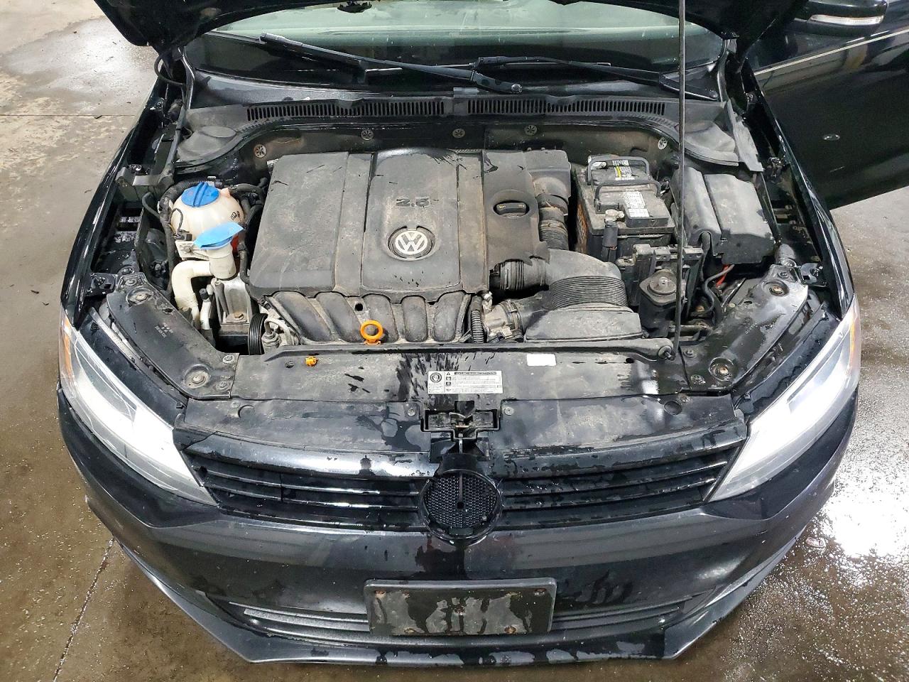 VOLKSWAGEN JETTA 2012 — 12