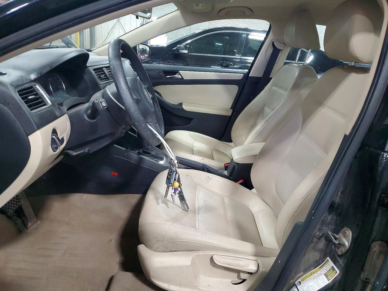 VOLKSWAGEN JETTA 2012 — 8