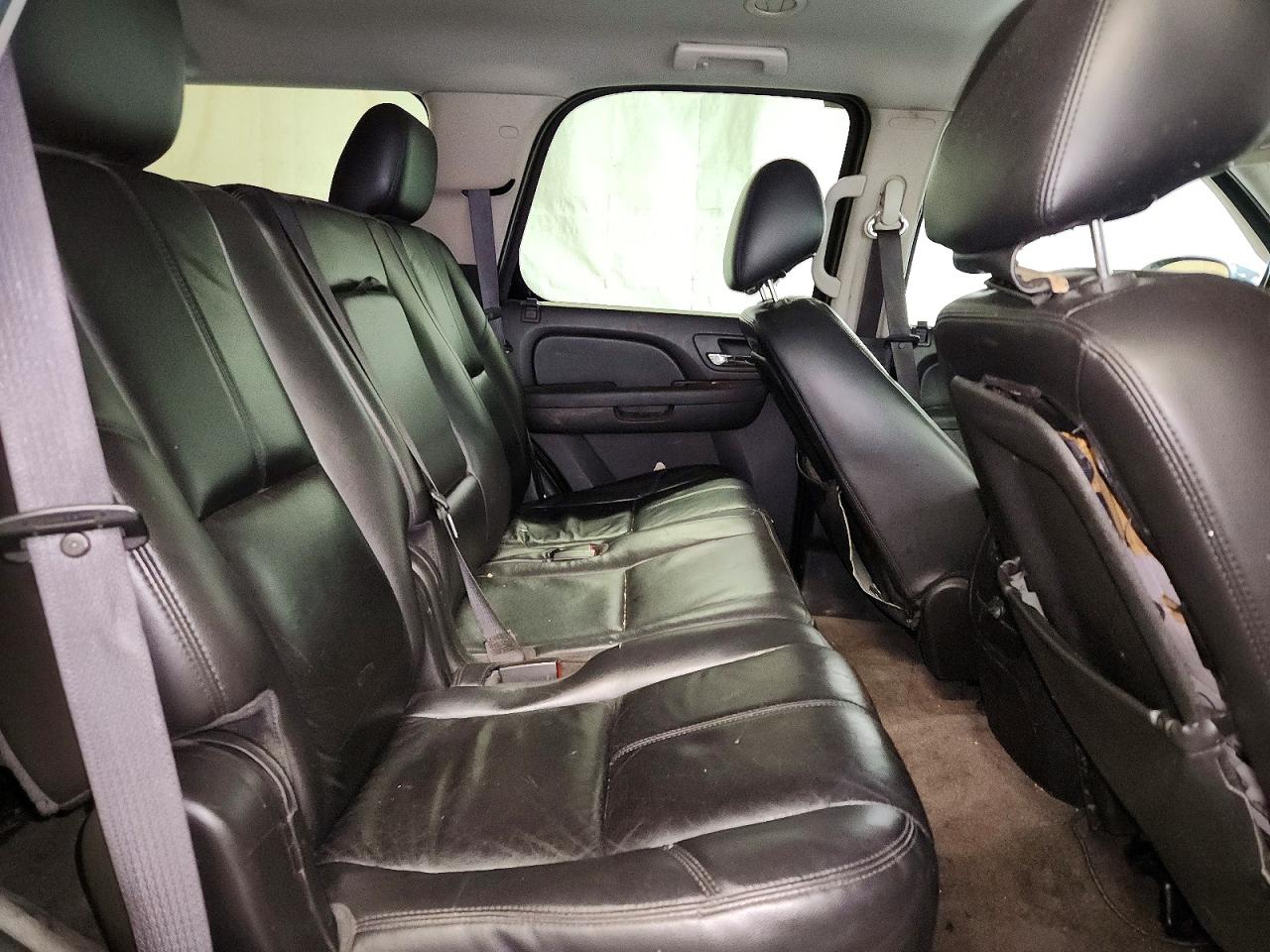 CHEVROLET TAHOE 2011 — 12