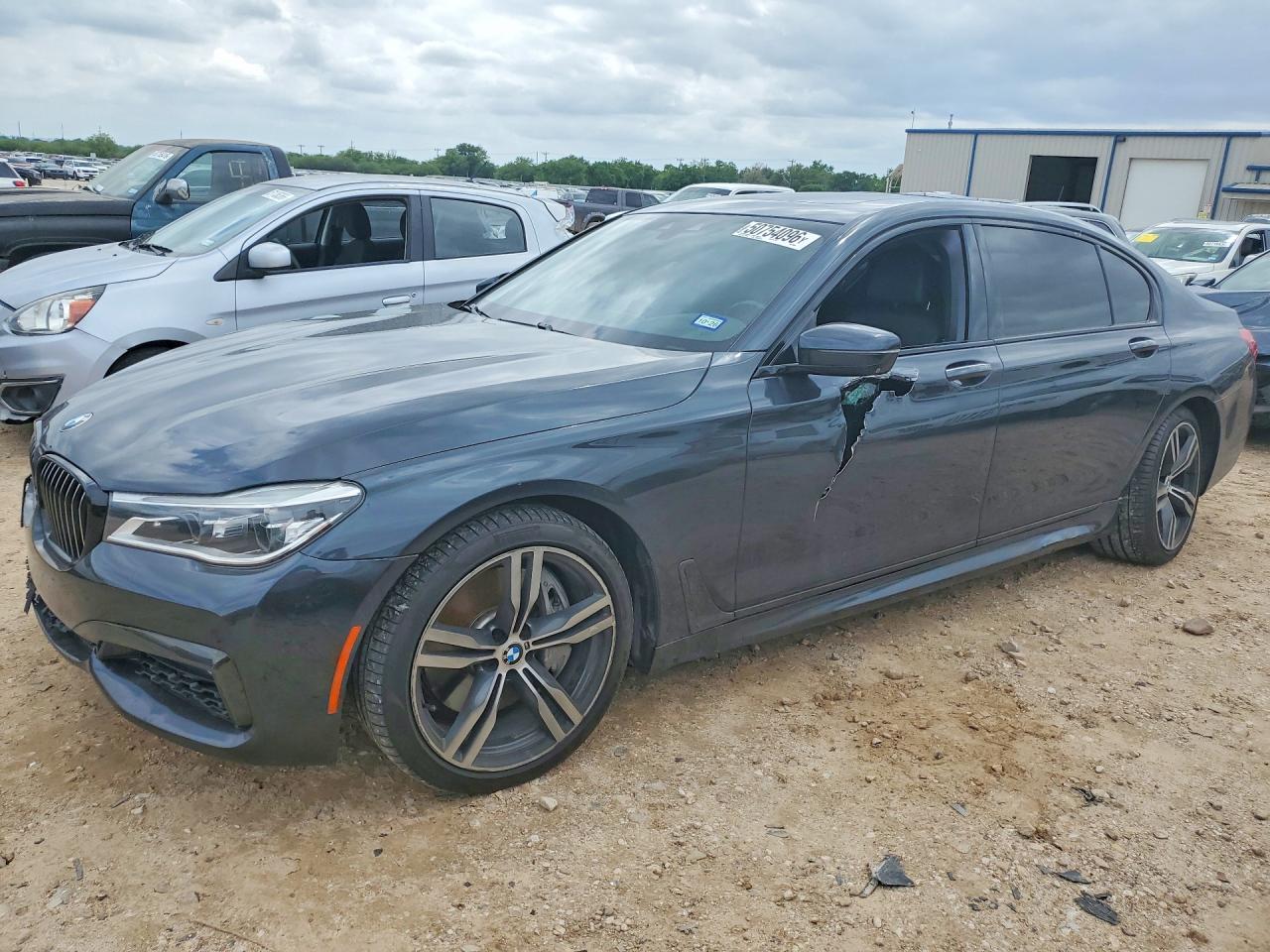 BMW 750 2019 — 2
