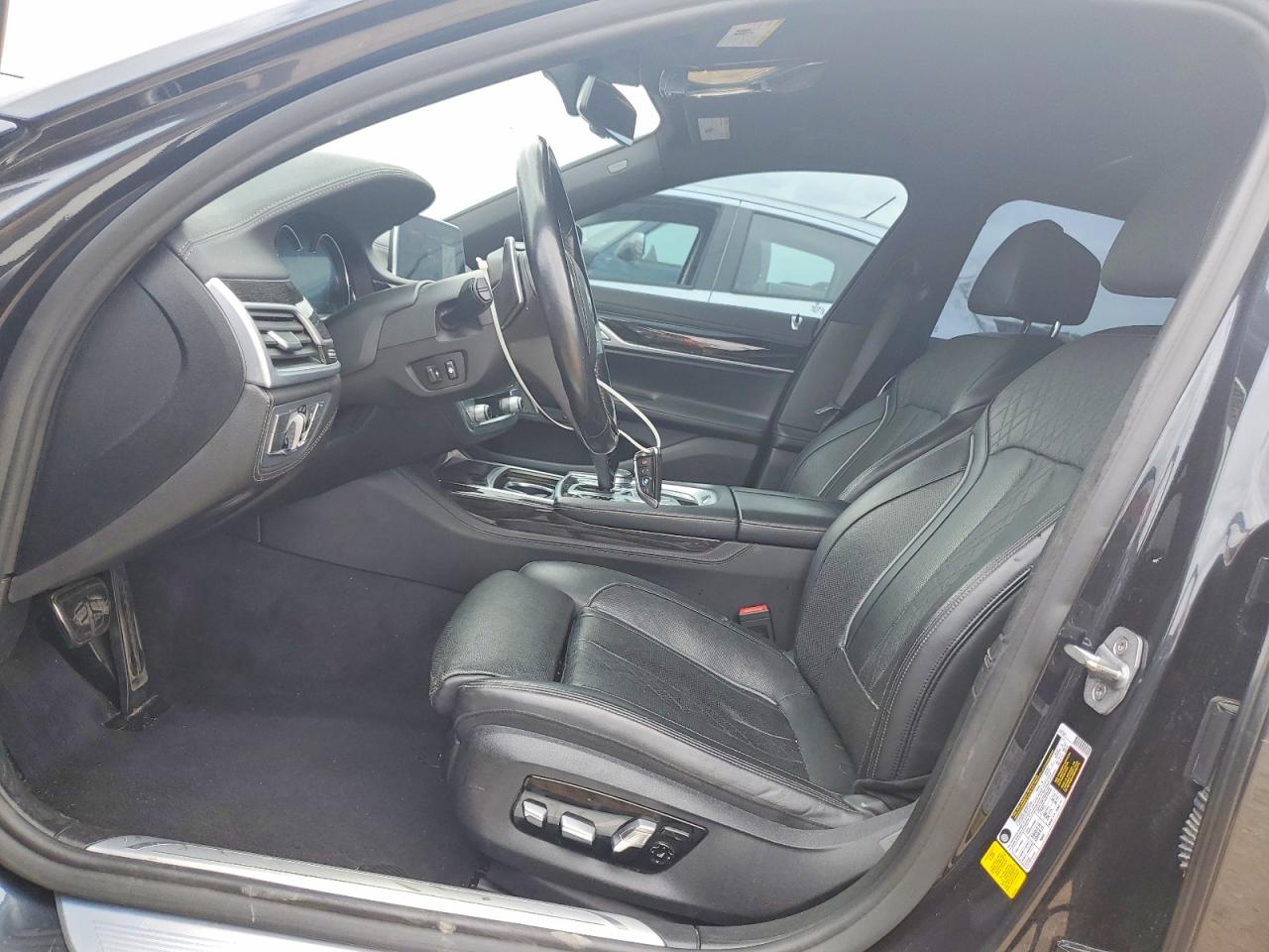 BMW 750 2019 — 8