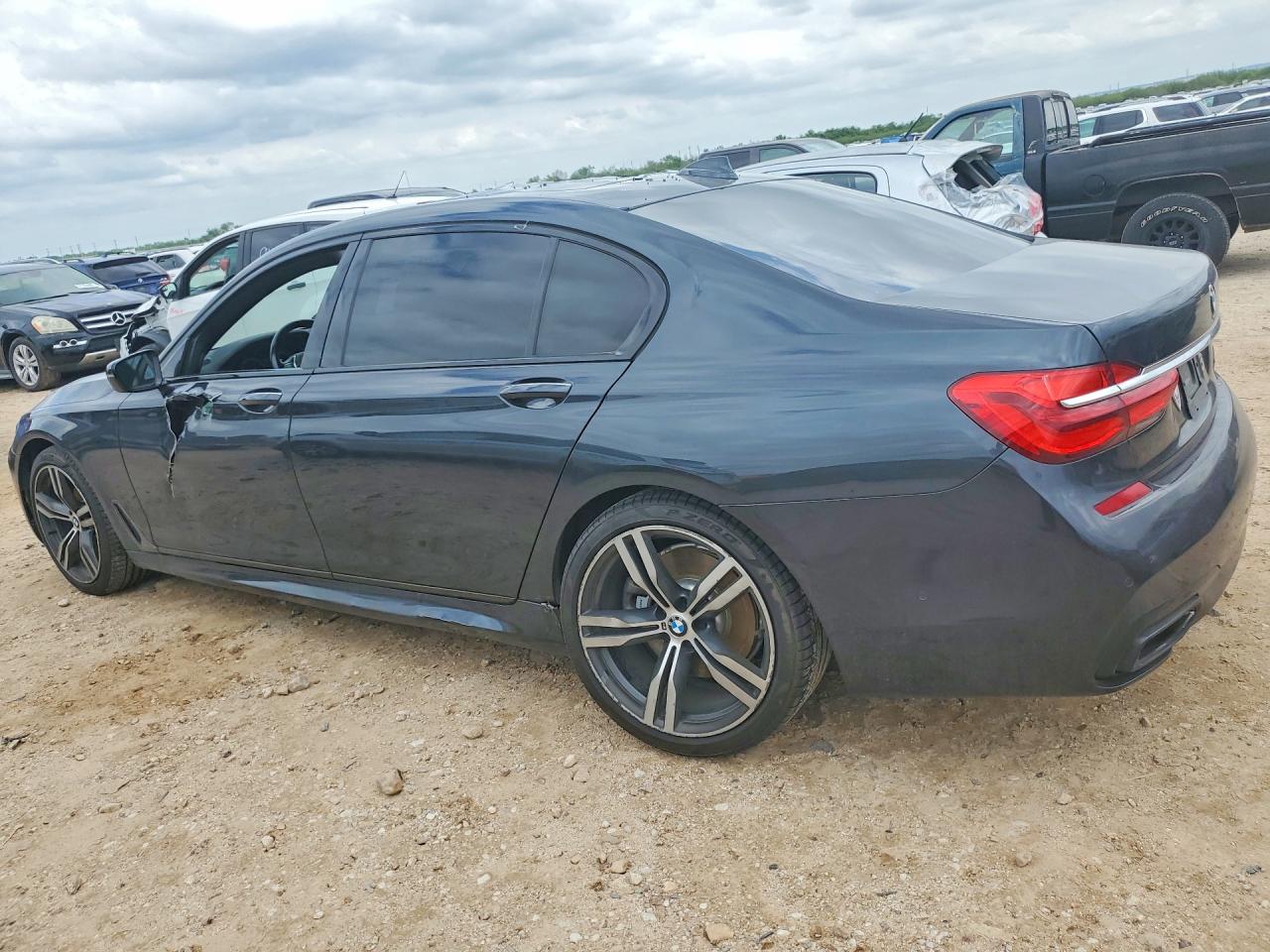 BMW 750 2019 — 3