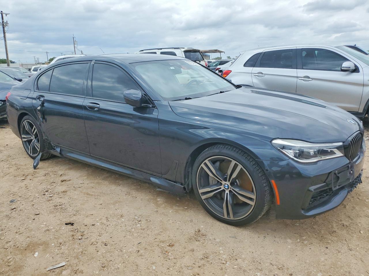 BMW 750 2019 — 5