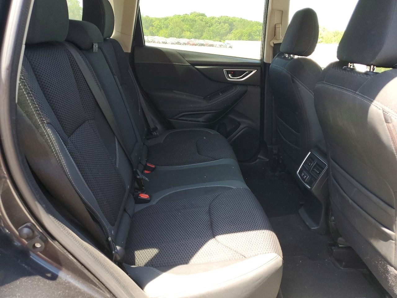 SUBARU FORESTER 2019 — 12