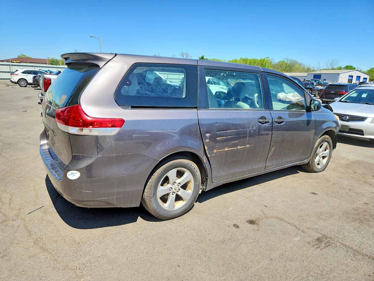 TOYOTA SIENNA 2011 — 4