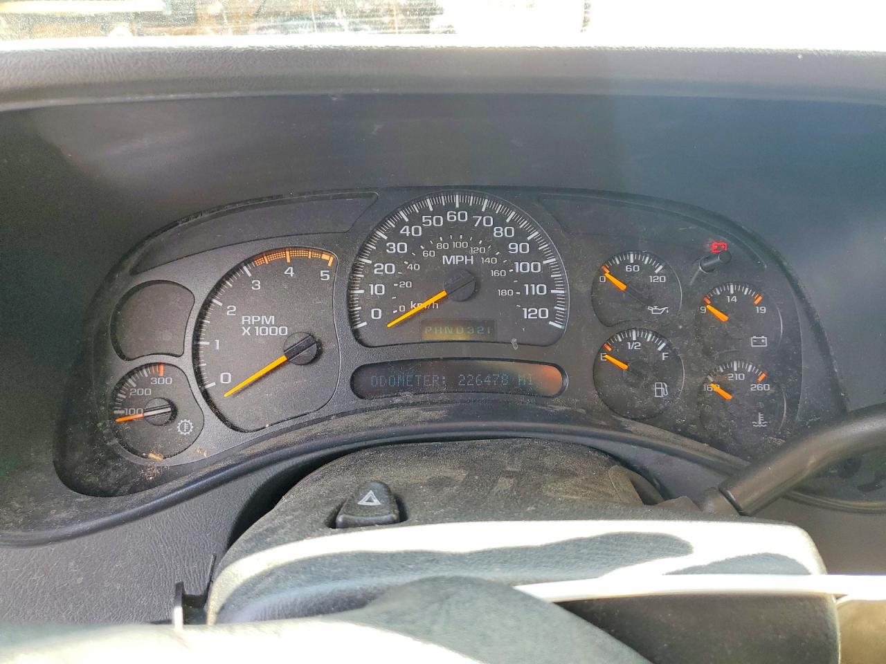 CHEVROLET SILVERADO 2003 — 10