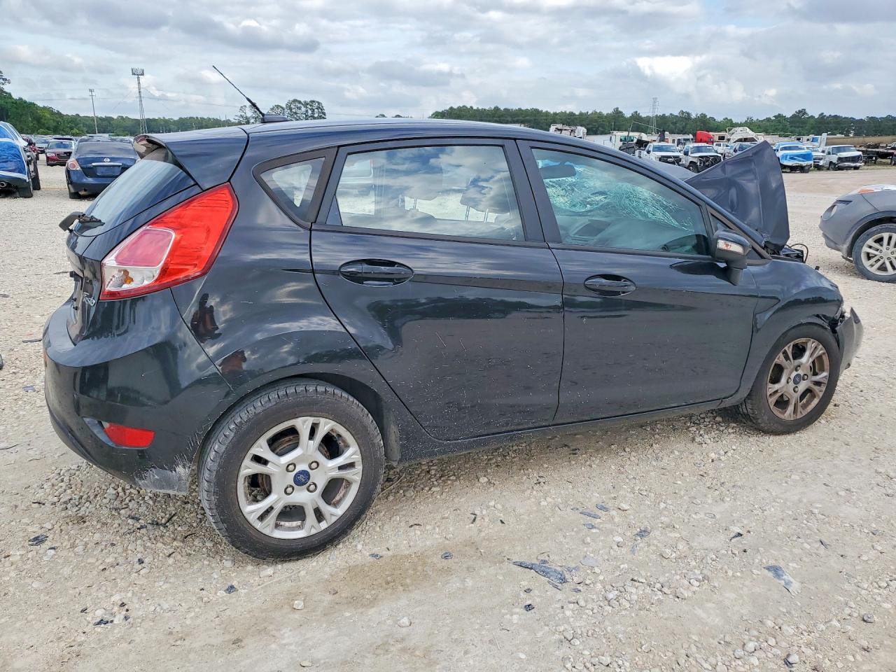 FORD FIESTA 2015 — 4
