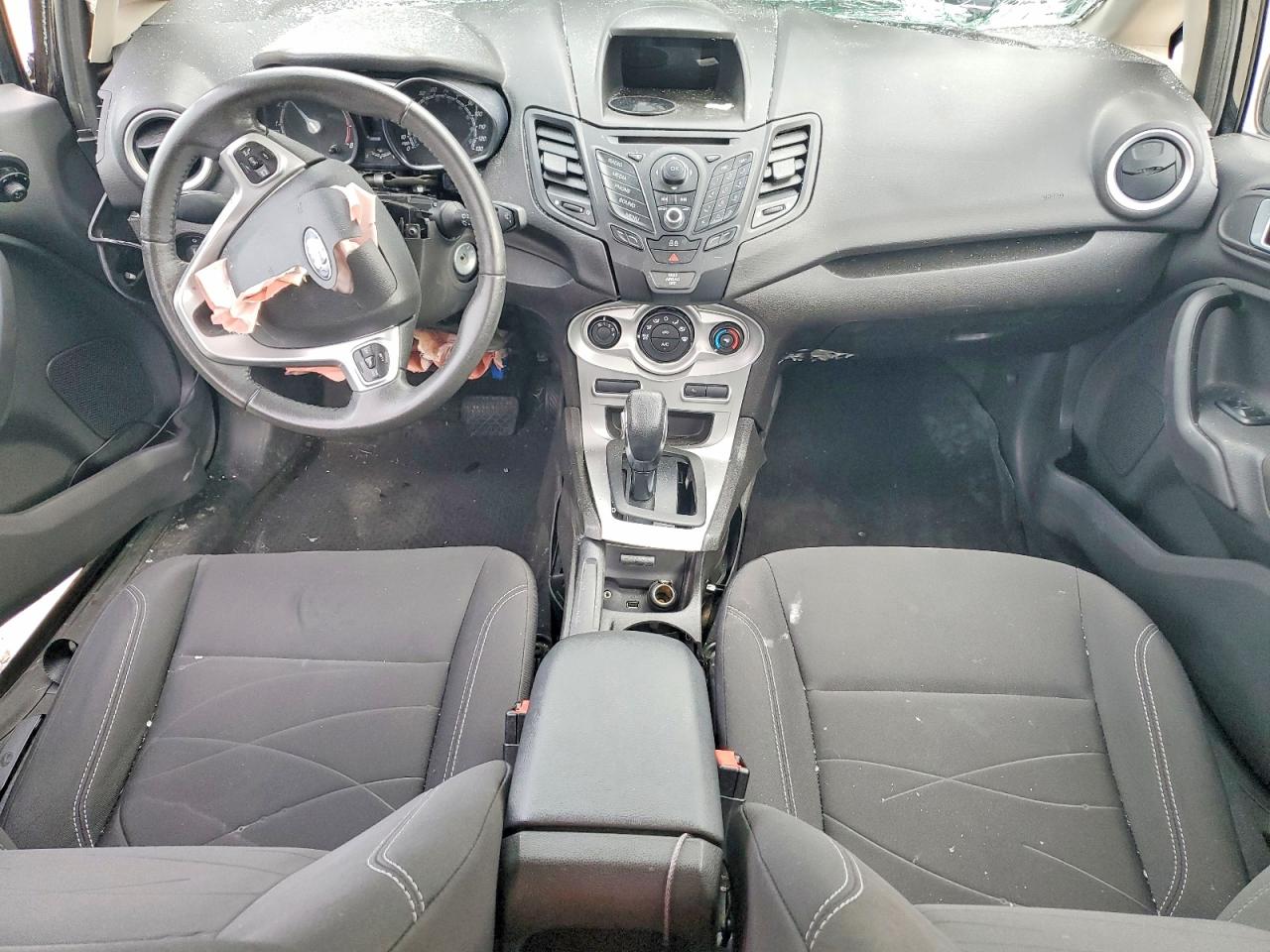 FORD FIESTA 2015 — 9