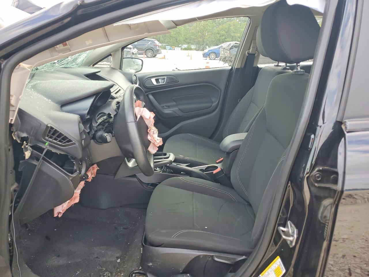 FORD FIESTA 2015 — 8
