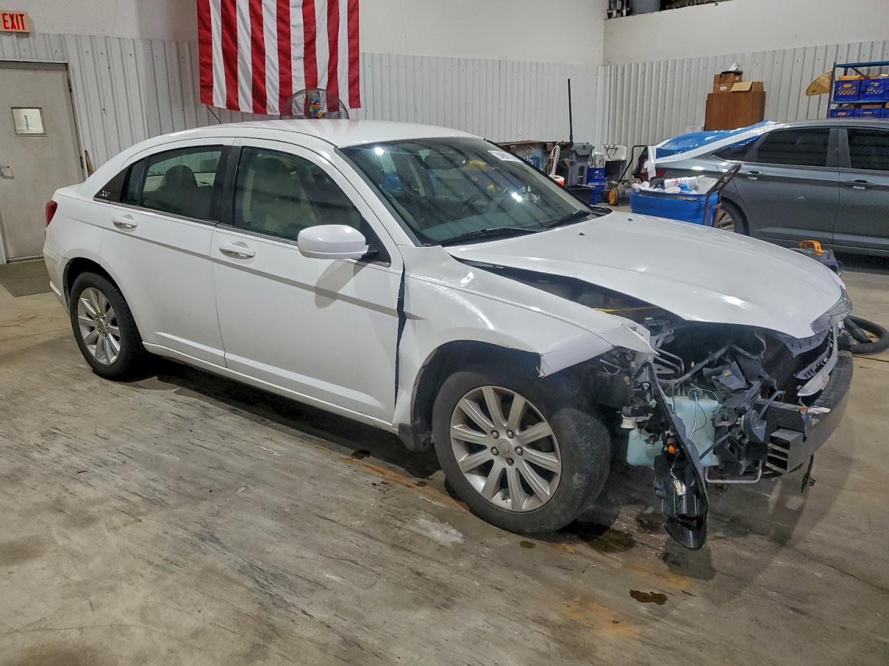 CHRYSLER 200 2014 — 5