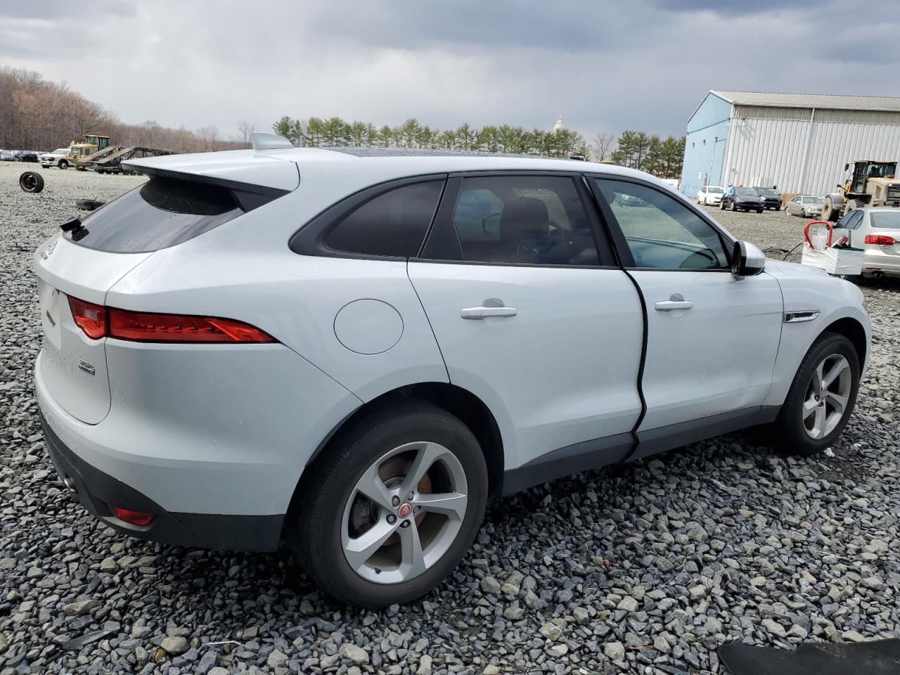 JAGUAR F-PACE 2017 — 4