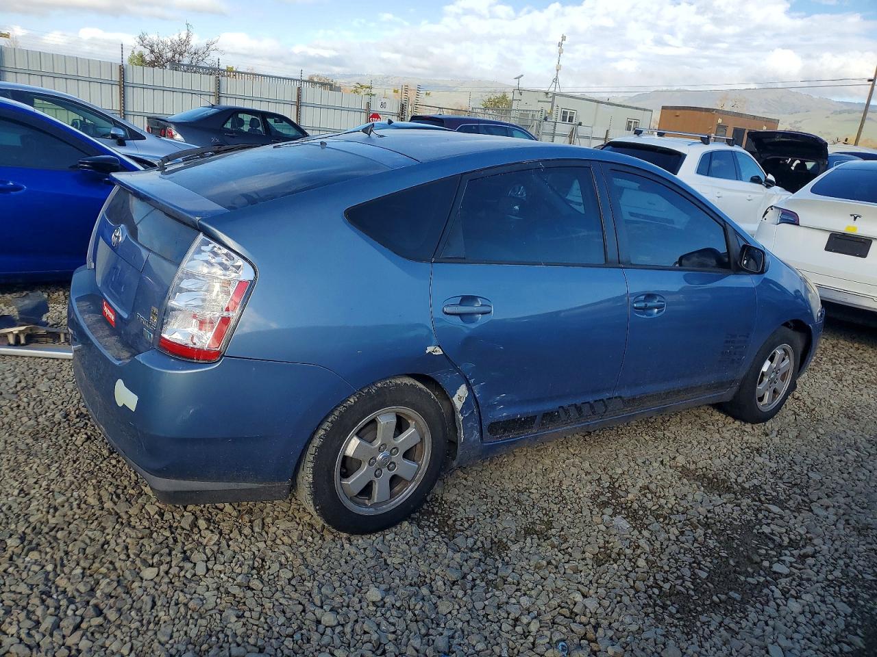 TOYOTA PRIUS 2004 — 4
