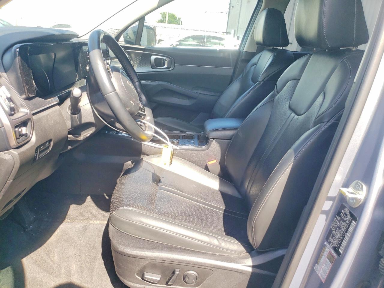 KIA SORENTO 2023 — 8