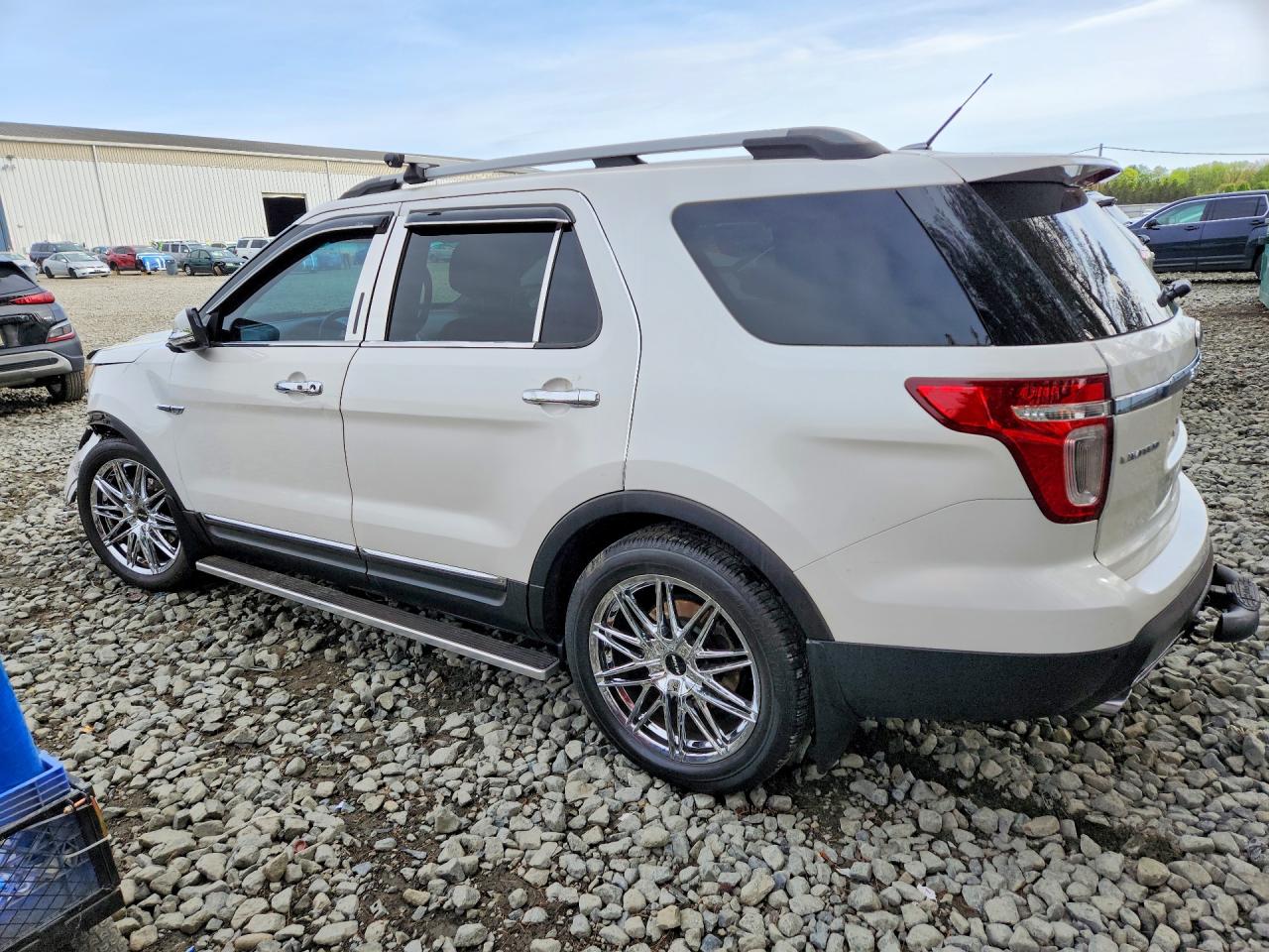 FORD EXPLORER 2011 — 3