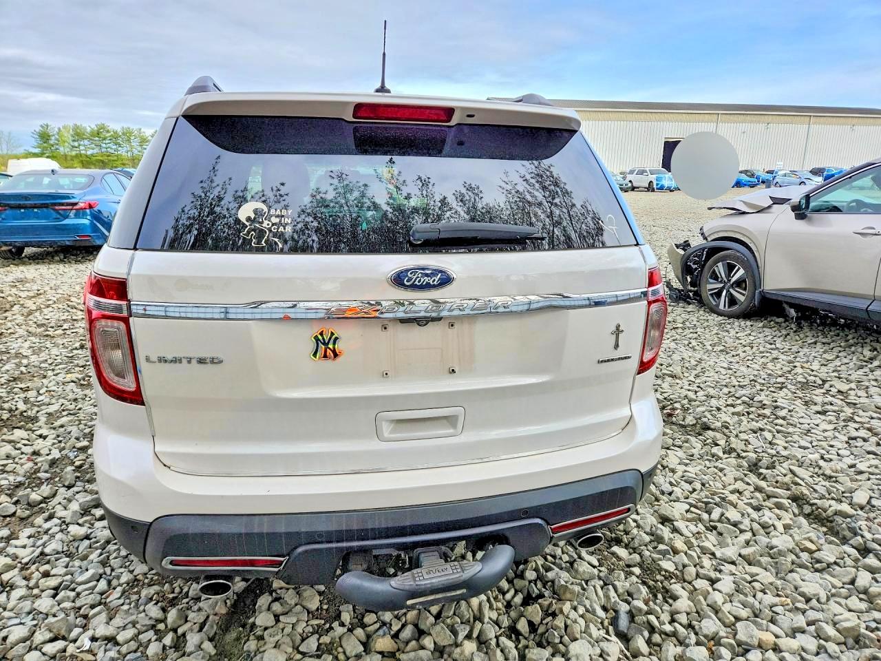 FORD EXPLORER 2011 — 7