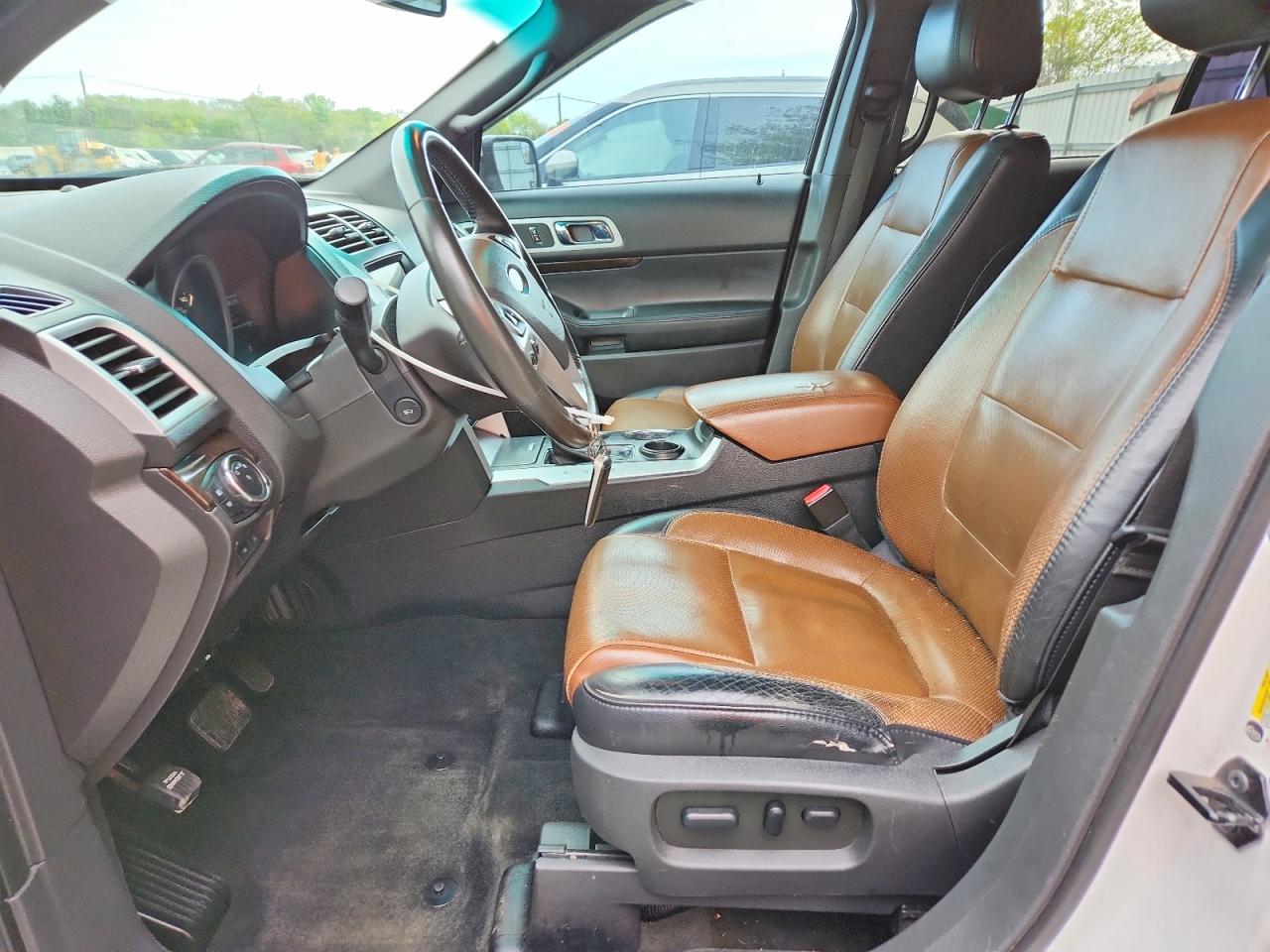 FORD EXPLORER 2011 — 8