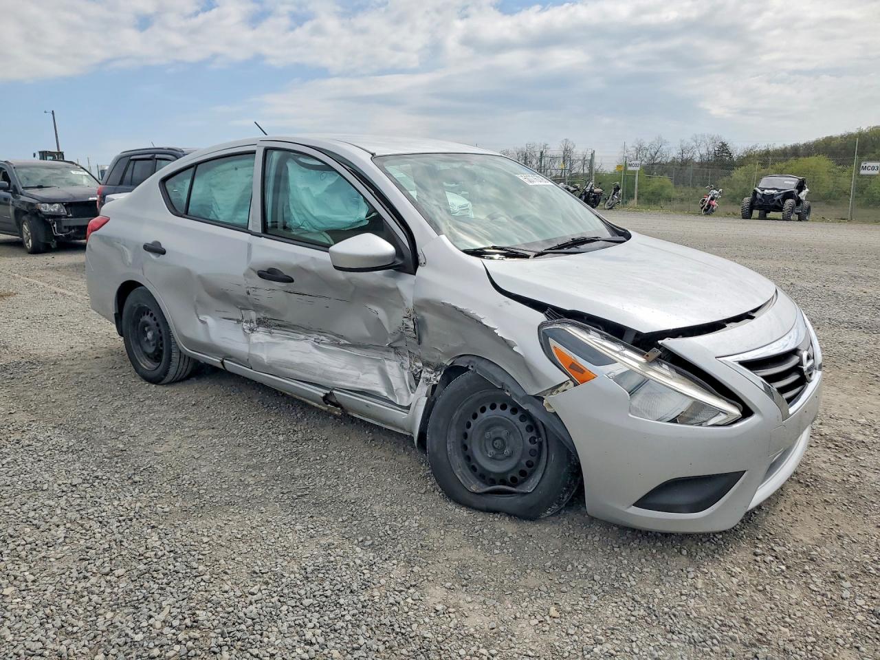NISSAN VERSA 2016 — 5