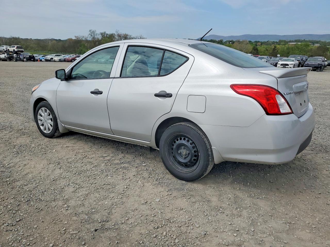 NISSAN VERSA 2016 — 3