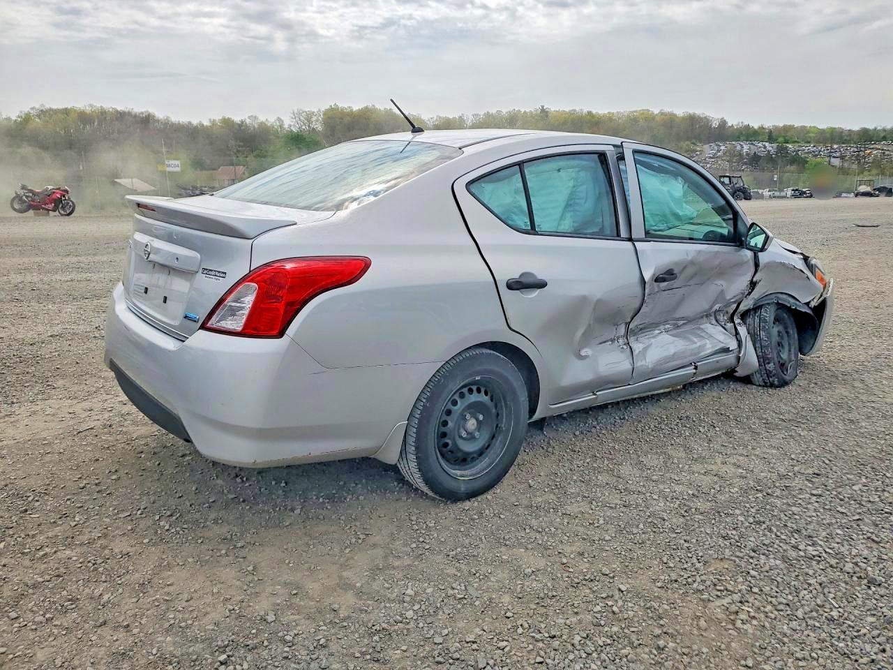 NISSAN VERSA 2016 — 4