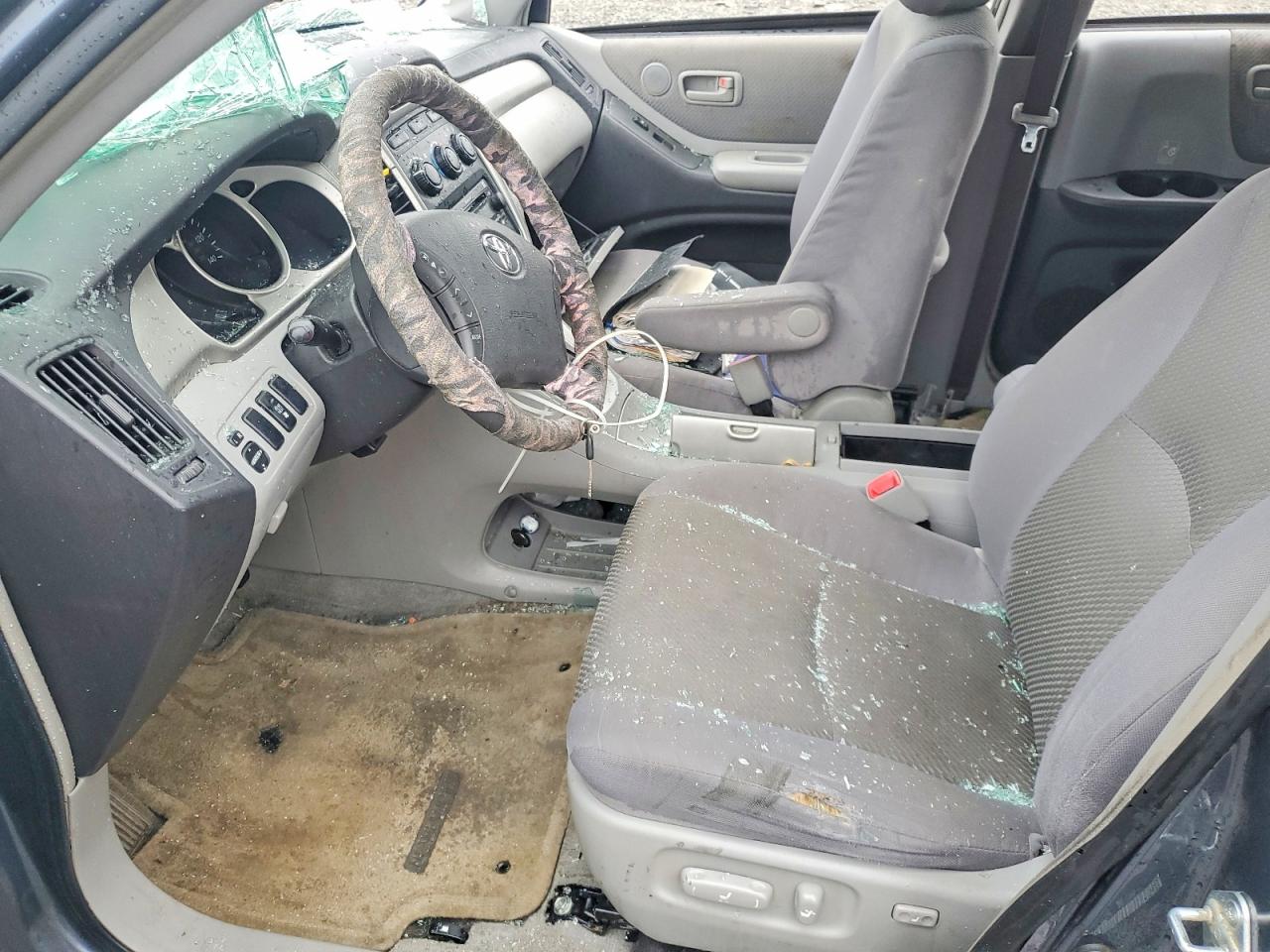 TOYOTA HIGHLANDER 2004 — 8