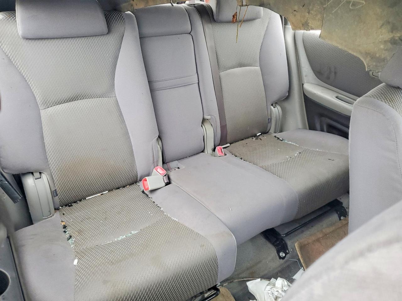 TOYOTA HIGHLANDER 2004 — 12