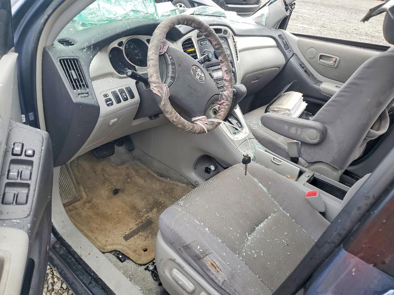 TOYOTA HIGHLANDER 2004 — 9