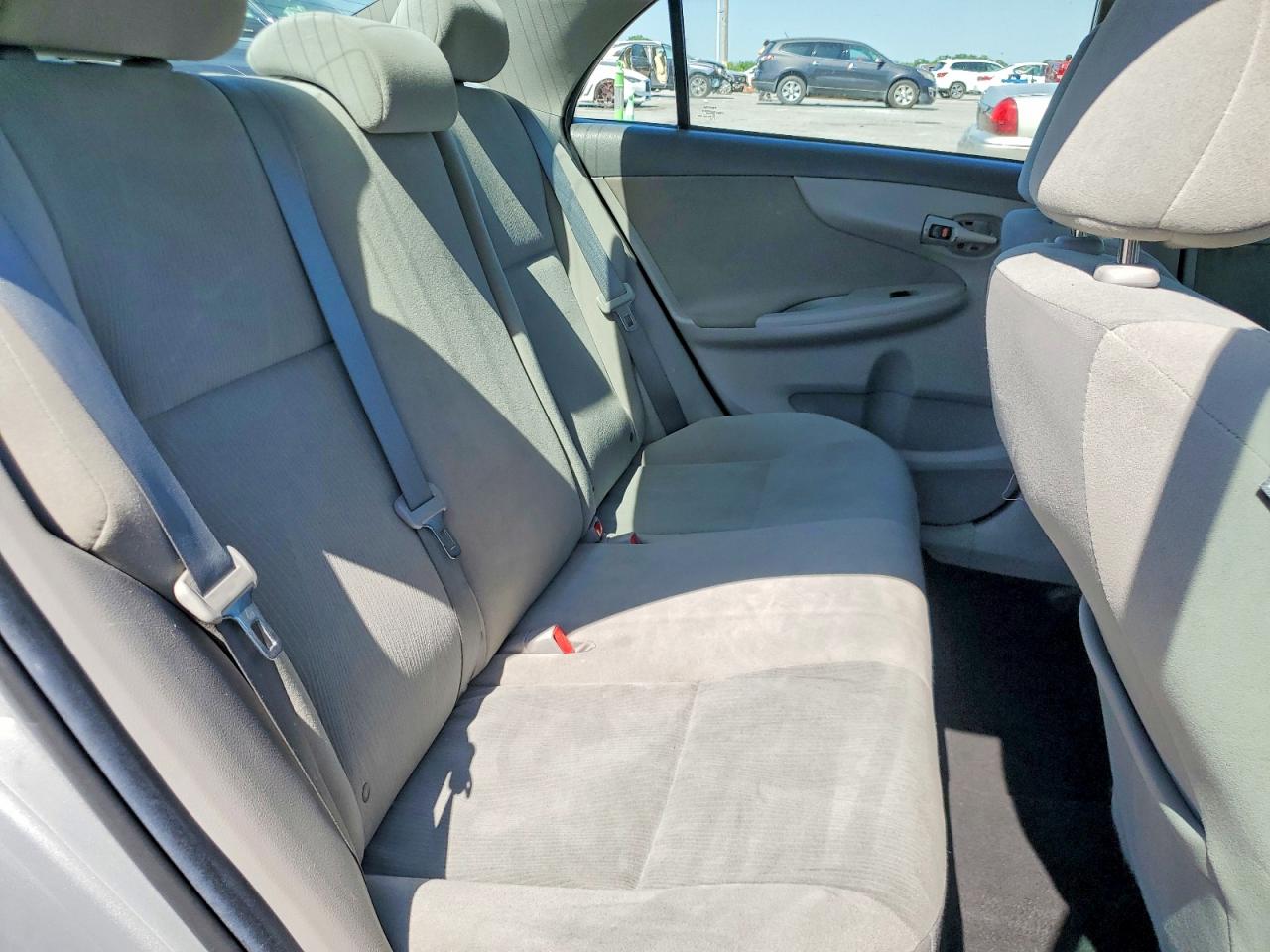 TOYOTA COROLLA 2013 — 11
