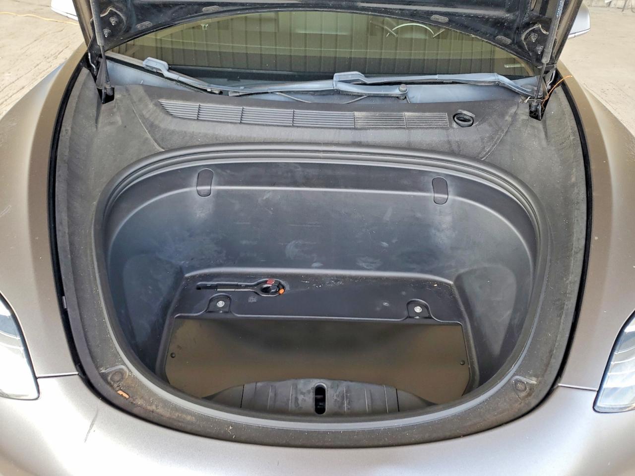 TESLA MODEL 3 2019 — 12