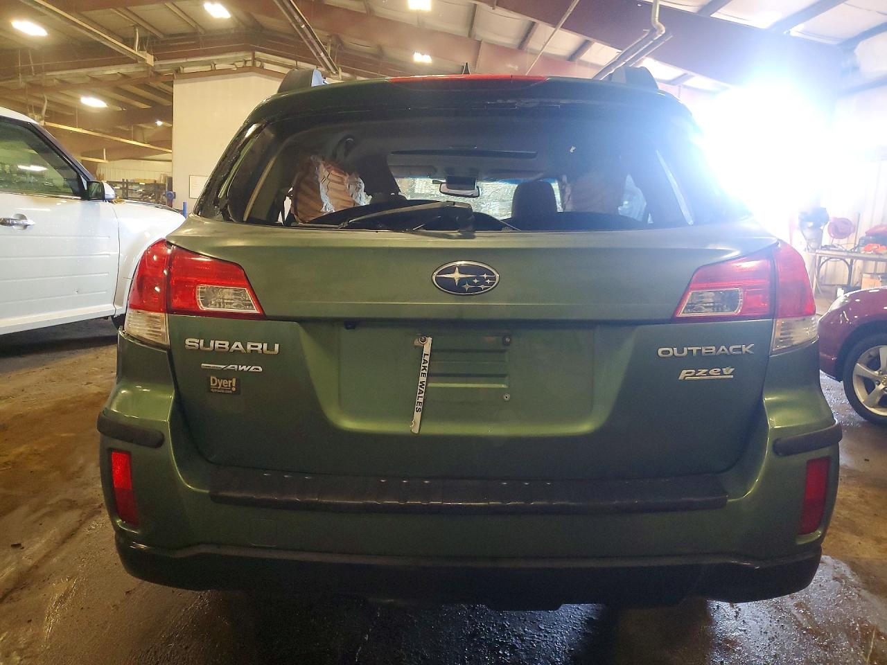 SUBARU OUTBACK 2013 — 7