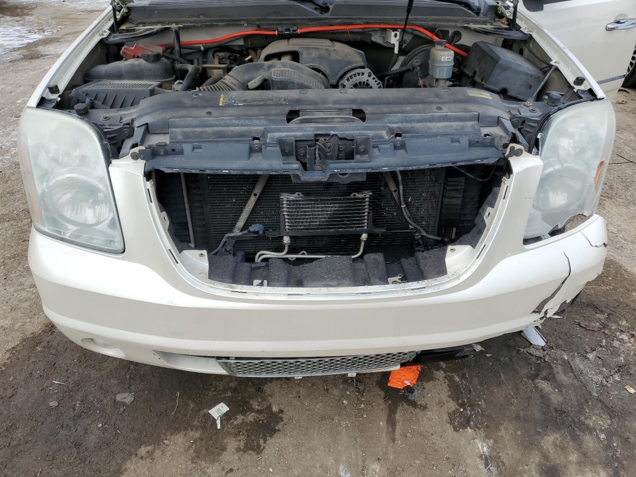 GMC YUKON 2010 — 13