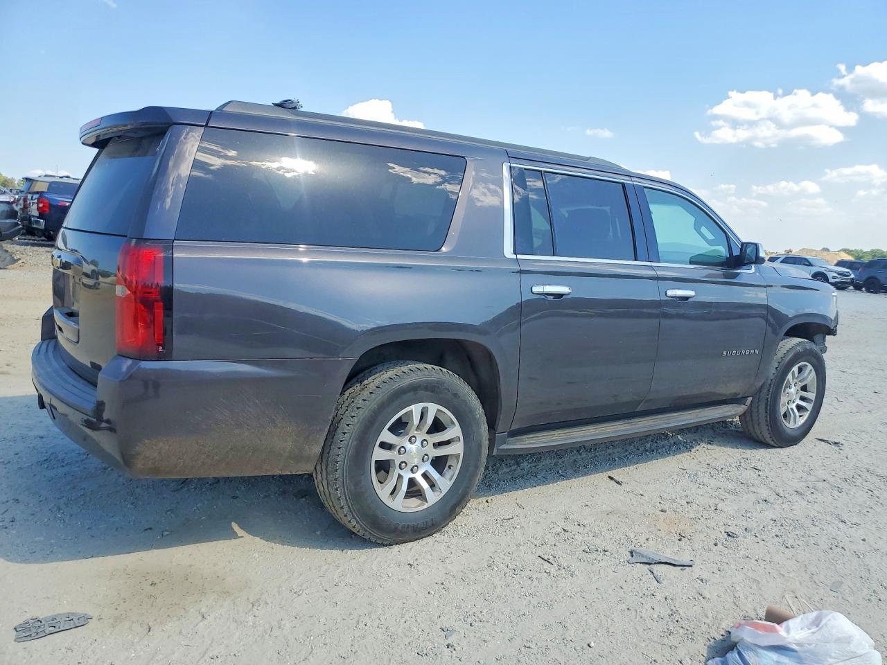 CHEVROLET SUBURBAN 2015 — 4