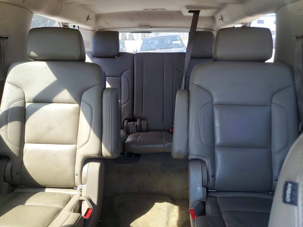 CHEVROLET SUBURBAN 2015 — 11