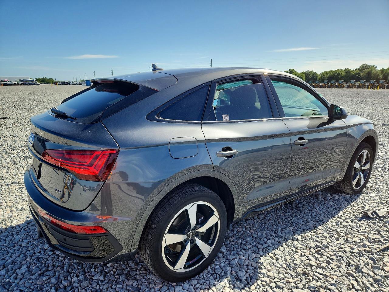 AUDI Q5 2023 — 4