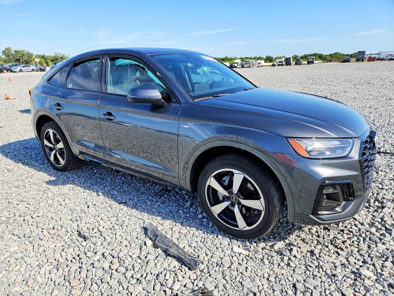 AUDI Q5 2023 — 5