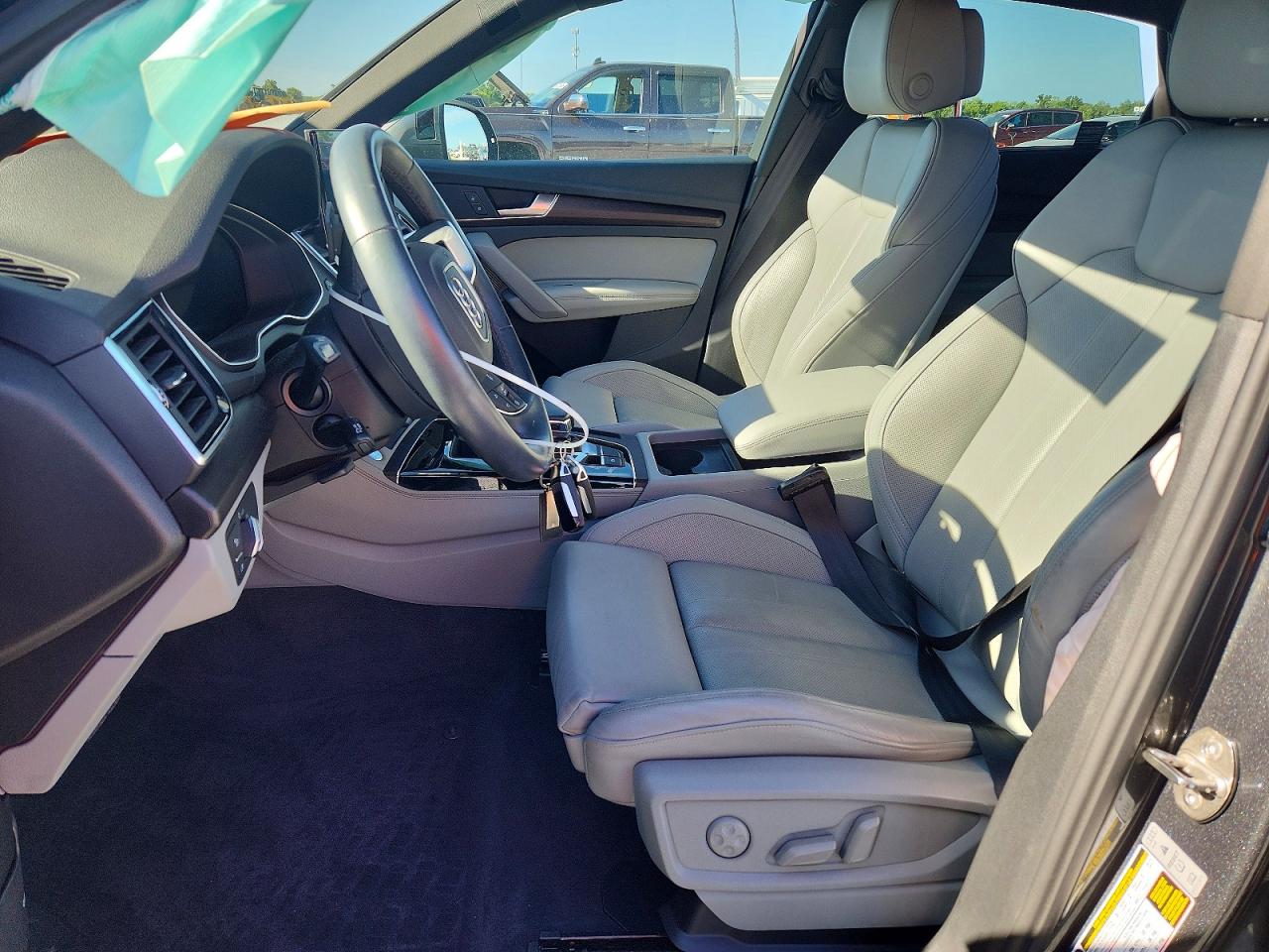 AUDI Q5 2023 — 8