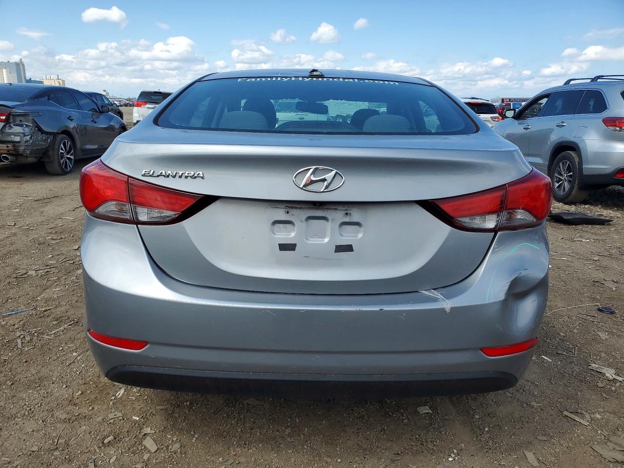 HYUNDAI ELANTRA 2015 — 7