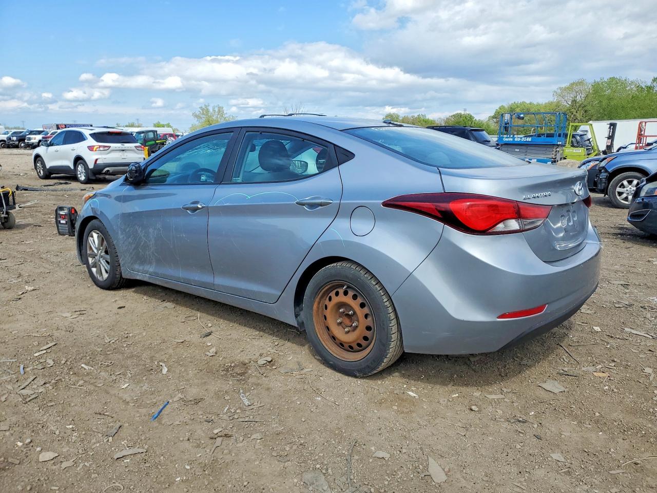 HYUNDAI ELANTRA 2015 — 3