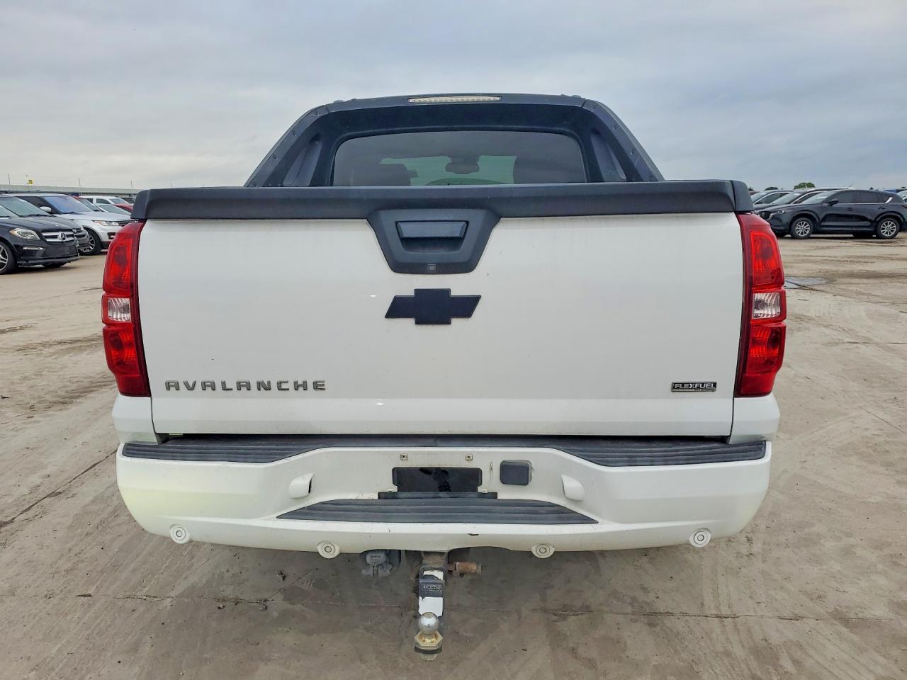 CHEVROLET AVALANCHE 2009 — 7