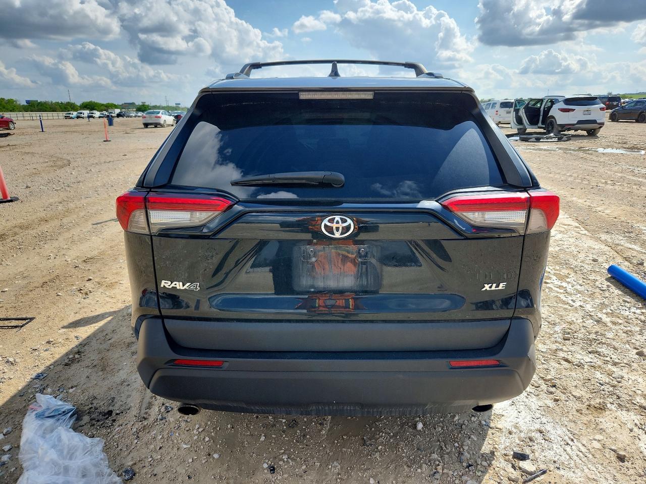 TOYOTA RAV4 2023 — 7