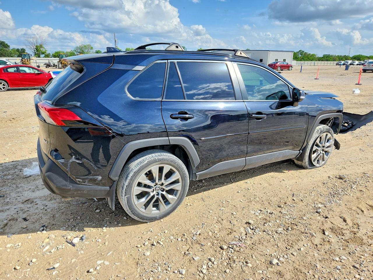 TOYOTA RAV4 2023 — 4