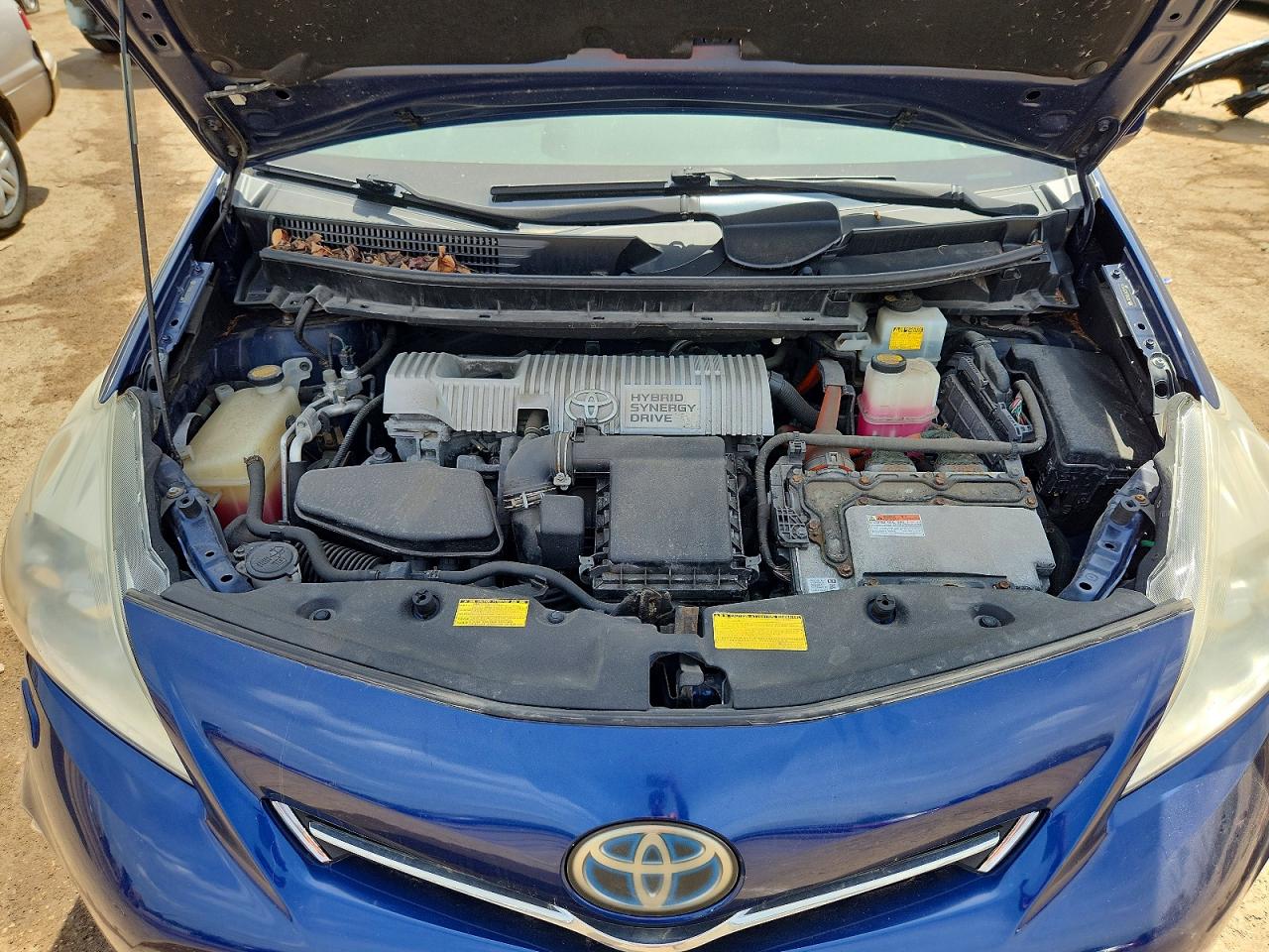 TOYOTA PRIUS V 2012 — 12