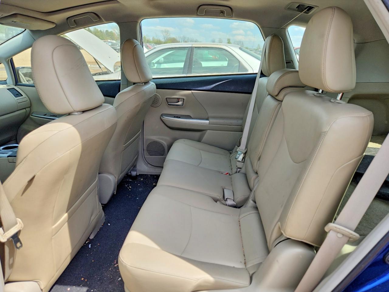 TOYOTA PRIUS V 2012 — 11